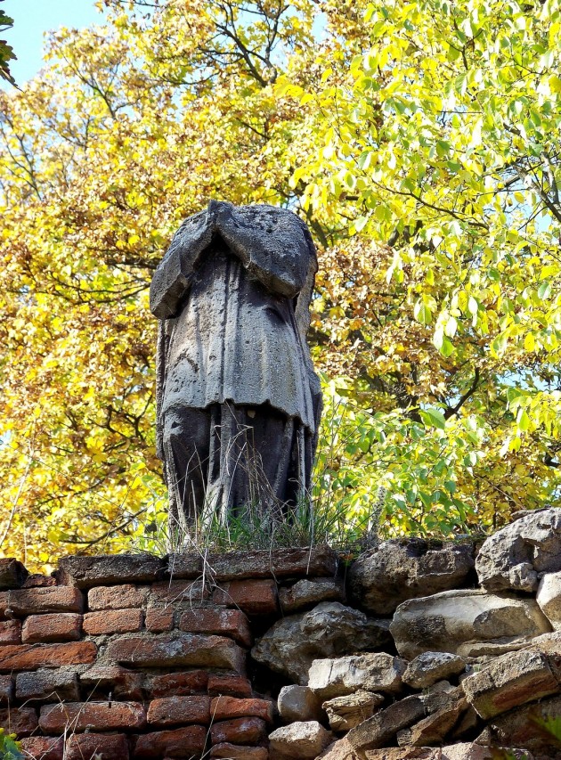 Dolné Lelovce - Hrobka rod. Tarnóczy 32 - 31.10.2015