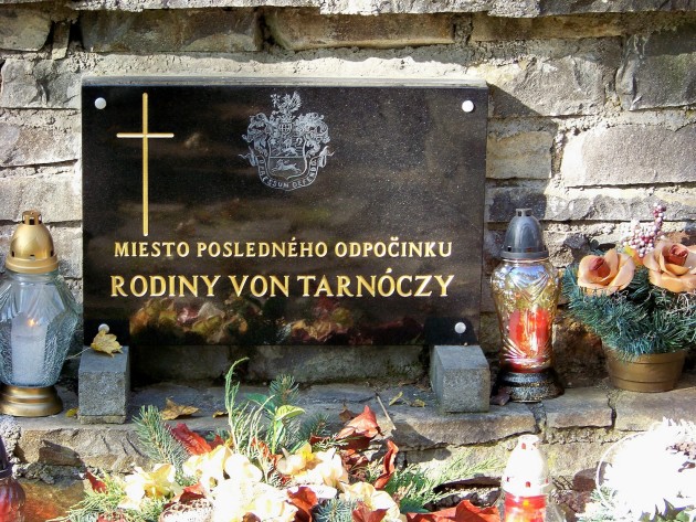 Dolné Lelovce - Hrobka rod. Tarnóczy 35 - 31.10.2015
