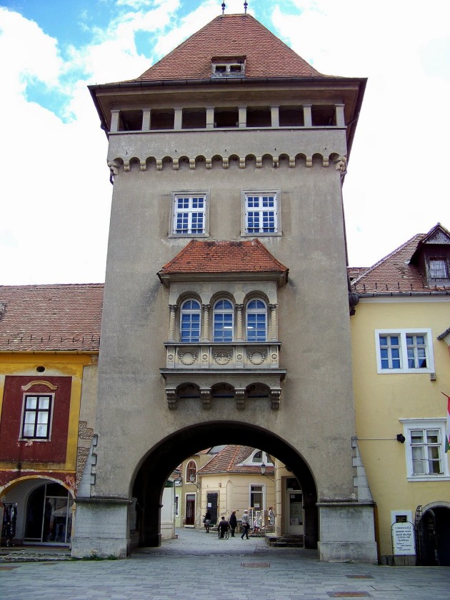 Kőszeg,(mestská brána), Maďarsko 58 - 2.5.2015